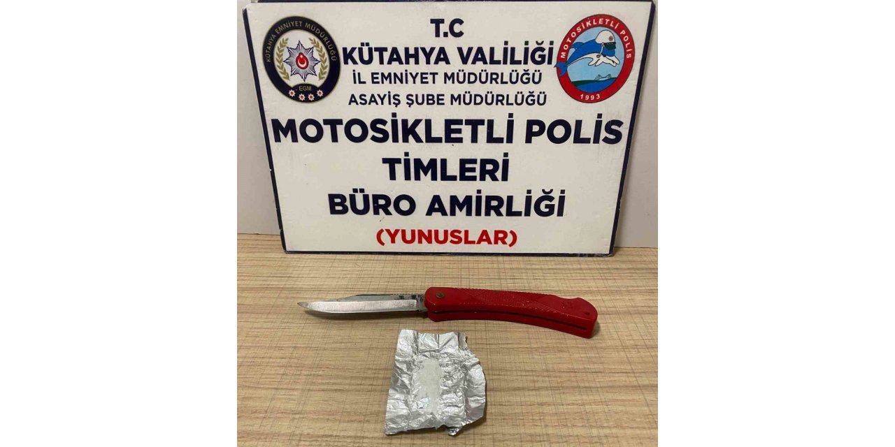 Kütahya’da kesinleşmiş hapis cezası bulunan şahsın üzerinde uyuşturucu ele geçirildi