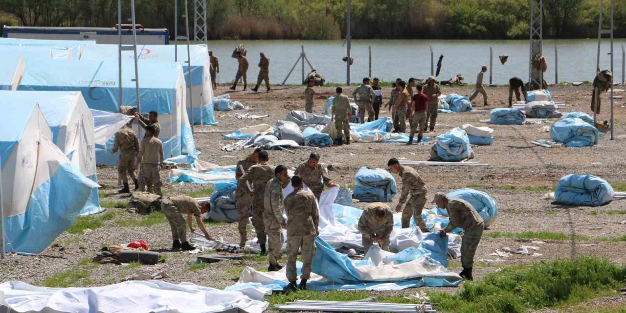 Diyarbakır’daki çadır kentin bir kısmı kaldırıldı