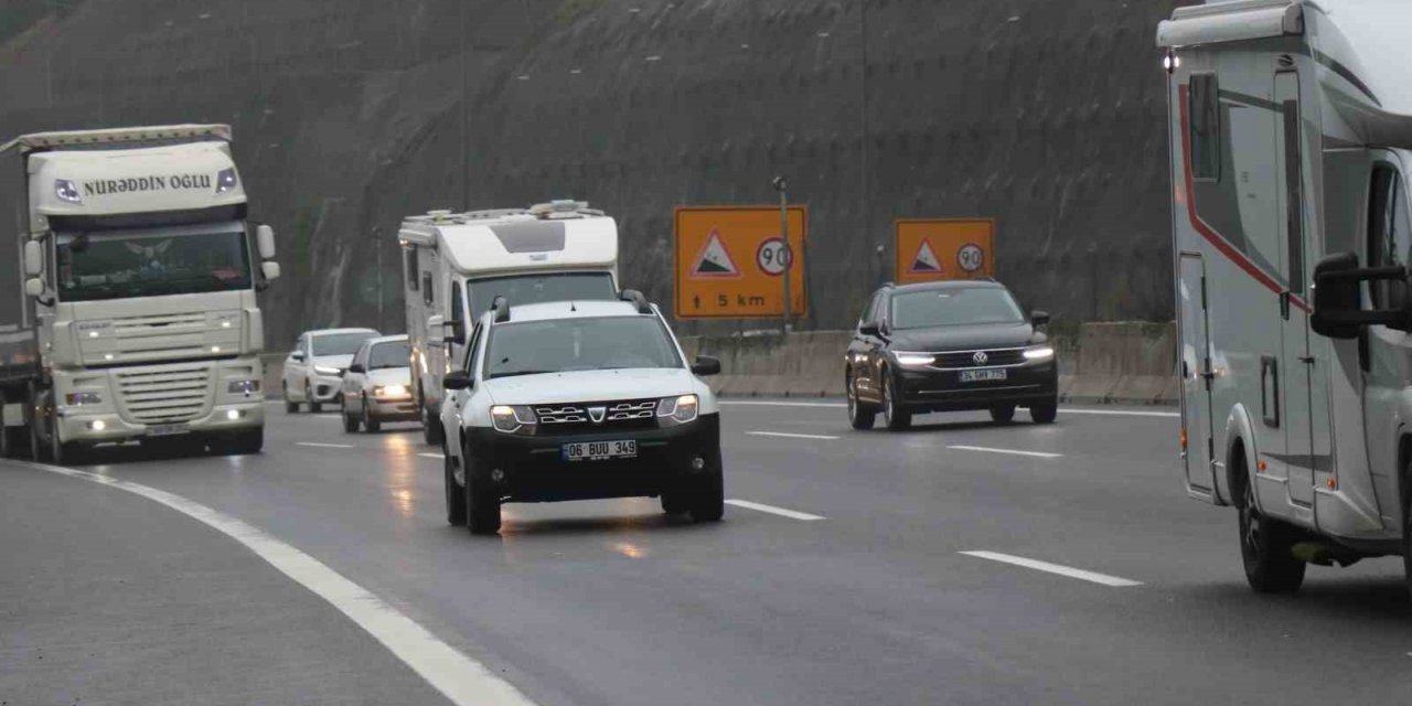 Bolu’dan tatil boyunca 1 milyon 67 bin 910 araç geçiş yaptı