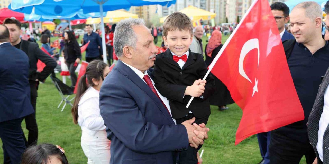Talas’ta Çocuklara Çifte Bayram Coşkusu