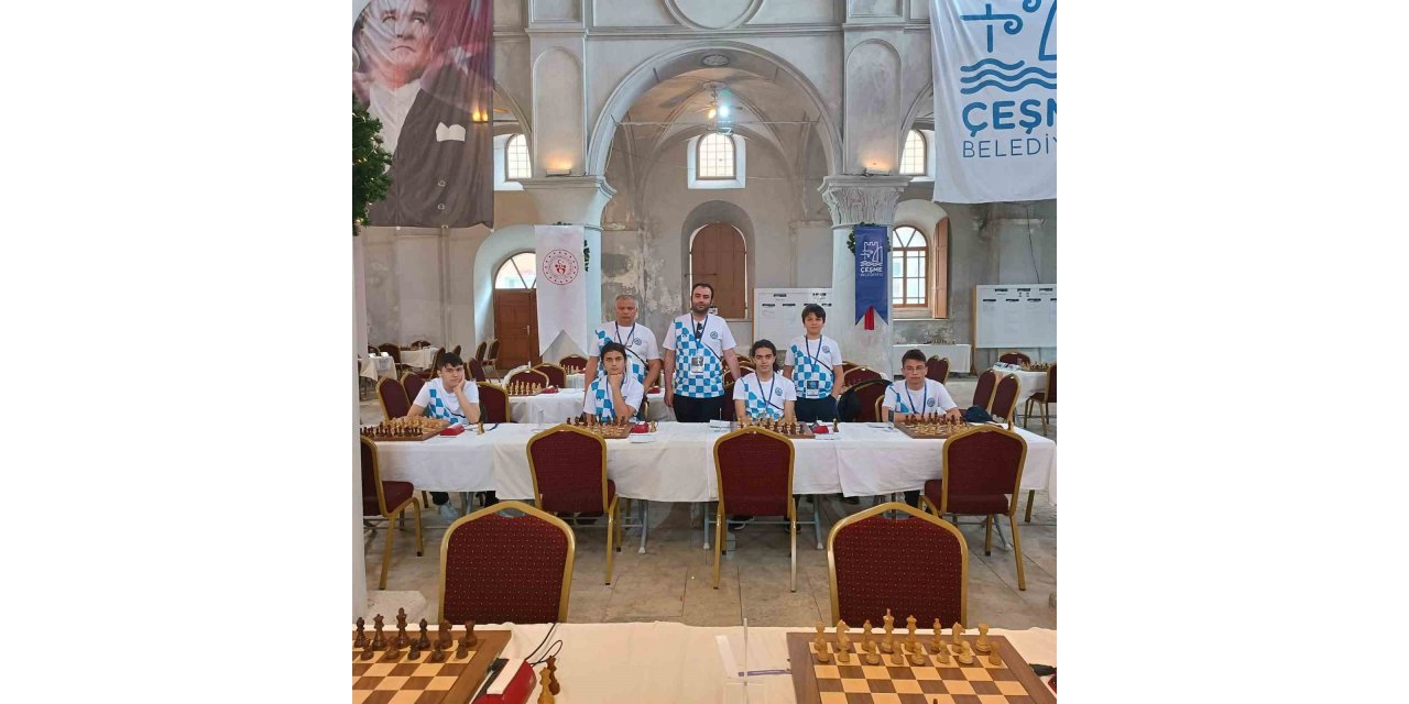 Afyonkarahisarlı sporculardan satranç turnuvasında büyük başarı