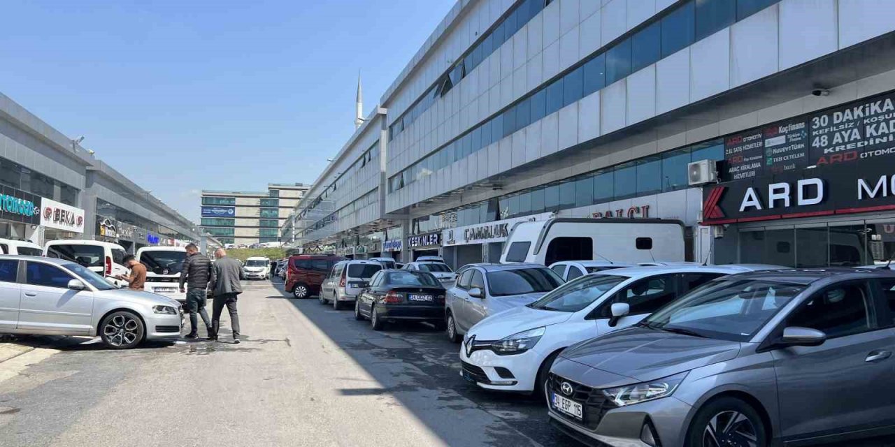 İkinci el otomobil piyasası bayram sonrasında sessizliğe büründü