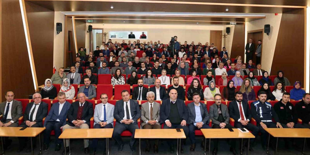 Başkan Yalçın personelle bayramlaştı: “Sizlerin sayesinde Talas Belediyesi konuşuluyor”