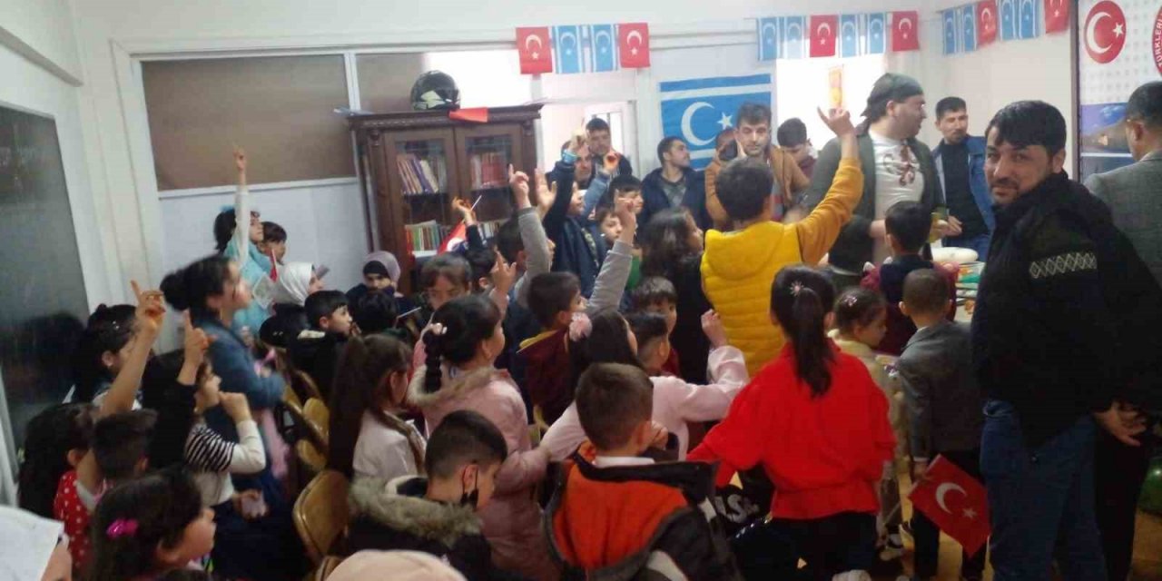 Eskişehir’de yaşayan Iraklı Türkmen çocukların Ramazan ve 23 Nisan Bayramı coşkusu