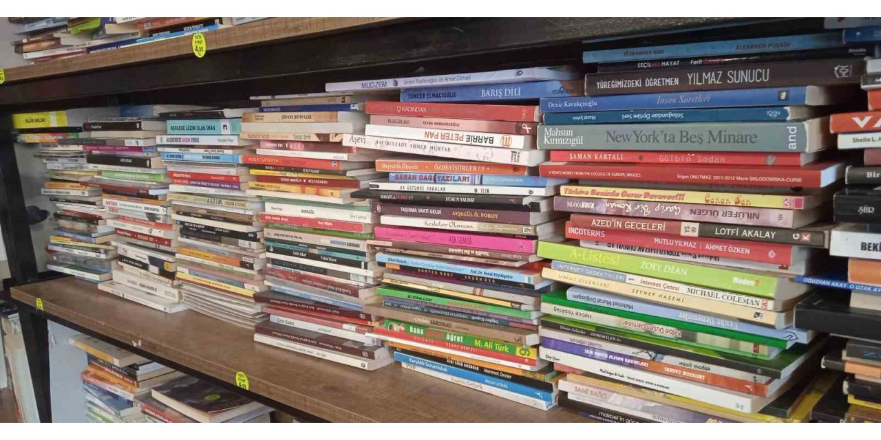 İkinci el kitap satıcılarından öğrencilere ‘kitap okuma’ tavsiyesi