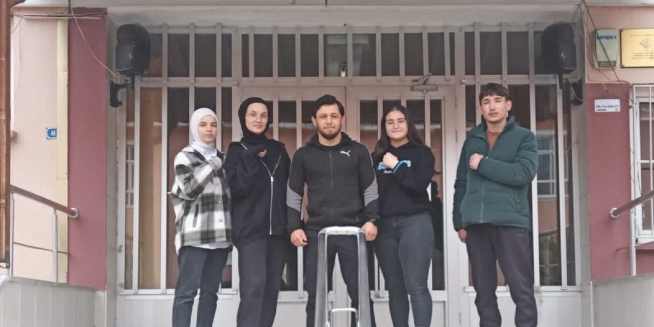 Türkiye Bilek Güreşi Milli Takım Seçmelerine katılmak üzere yola çıktılar