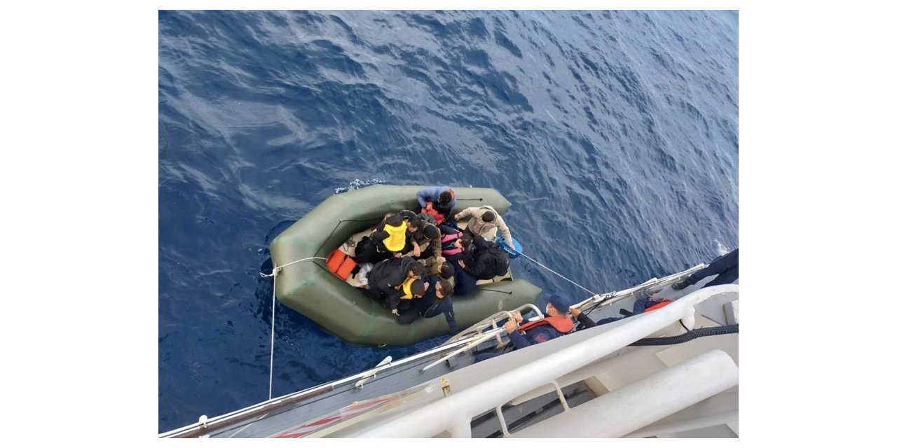 Ayvacık açıklarında 17 kaçak göçmen yakalandı