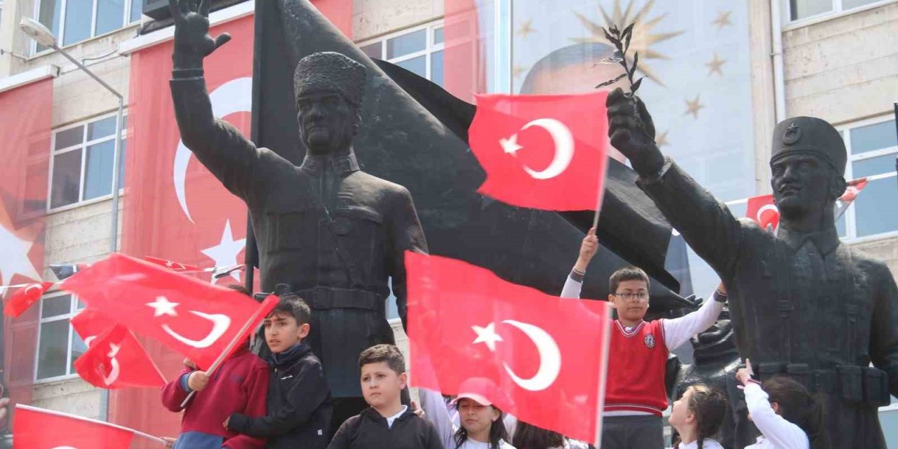 Burdur’da 23 Nisan coşkuyla kutlandı