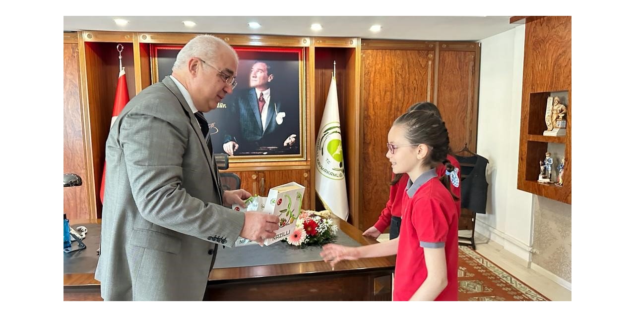 23 Nisan’da koltuğu devralan öğrenci Milli Eğitim Müdürü’nü terletti