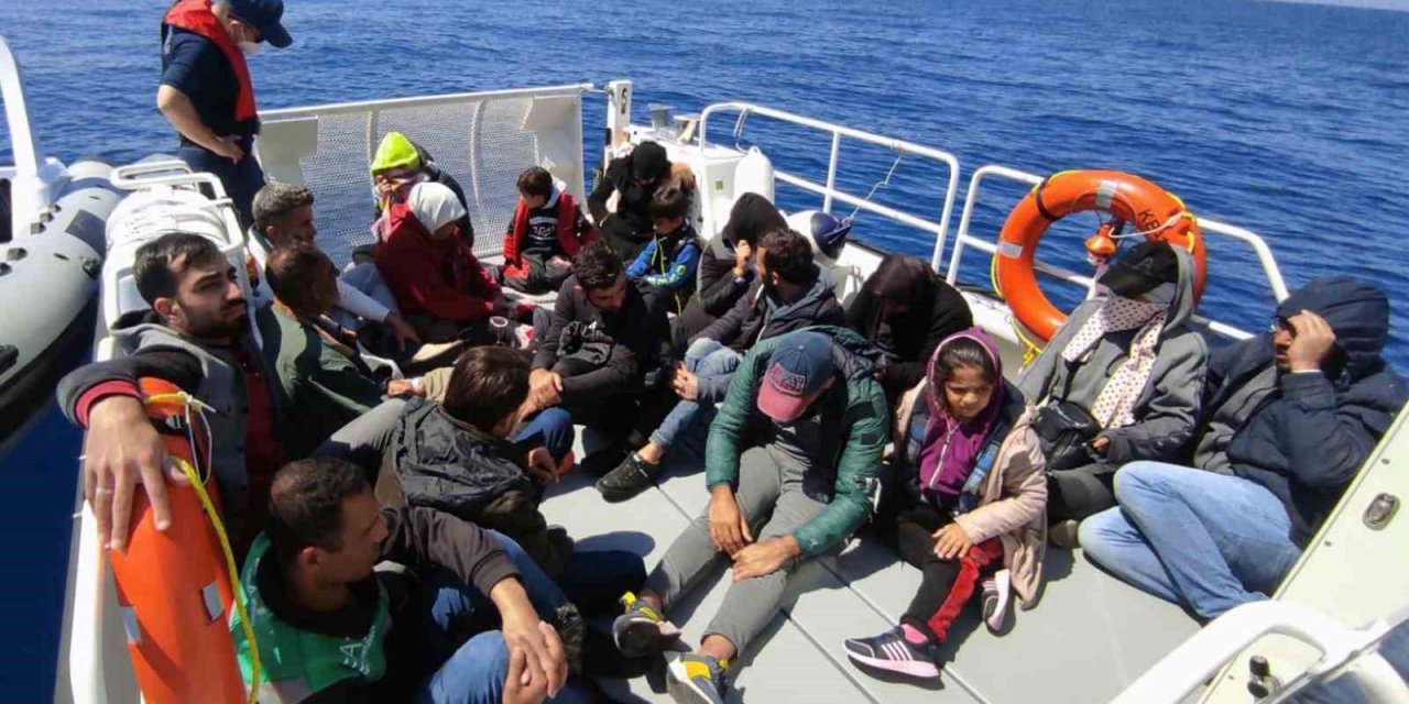 Marmaris’te 18 düzensiz göçmen kurtarıldı
