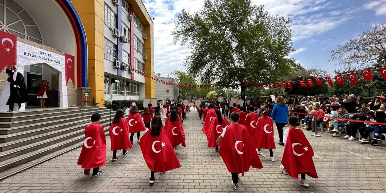 Özel Başak Koleji’nde öğrencilerin gösterisi takdir topladı