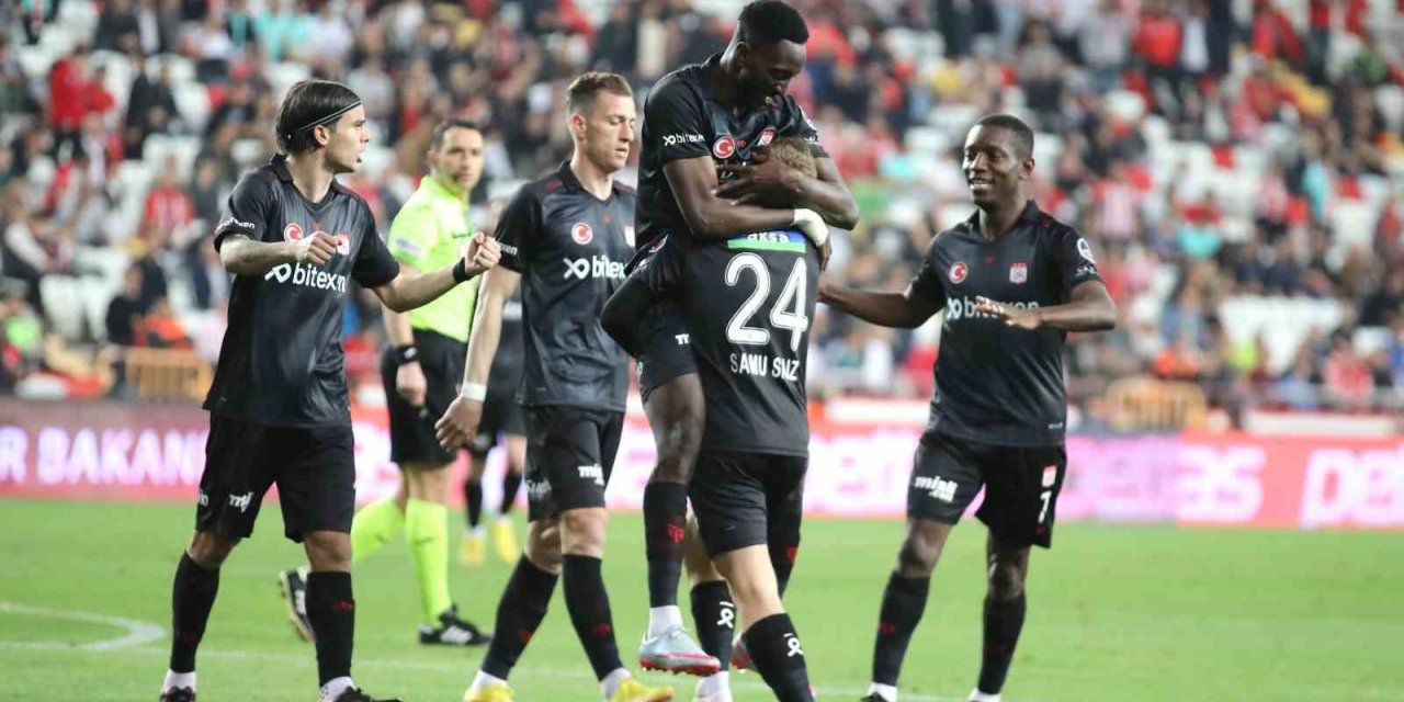 Sivasspor ligdeki galibiyet sayısını 10’a çıkarttı