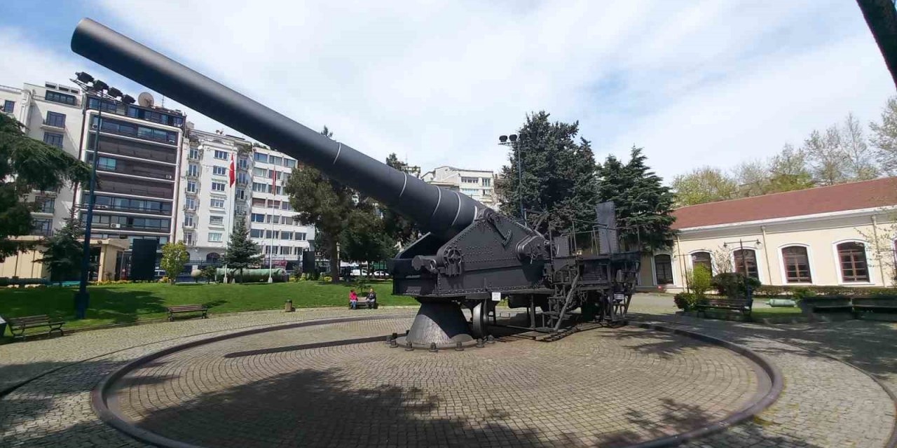 Harbiye Askeri Müzesi’nde tarihi kılıçlara bakım çalışması