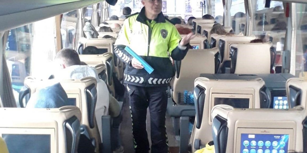 Kütahya’da sürücü, yolcu ve vatandaşlara trafik kuralları eğitimi