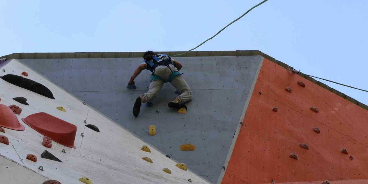 Zirvede heyecan yaşayan sporcular, Aydın’ı temsil edecek