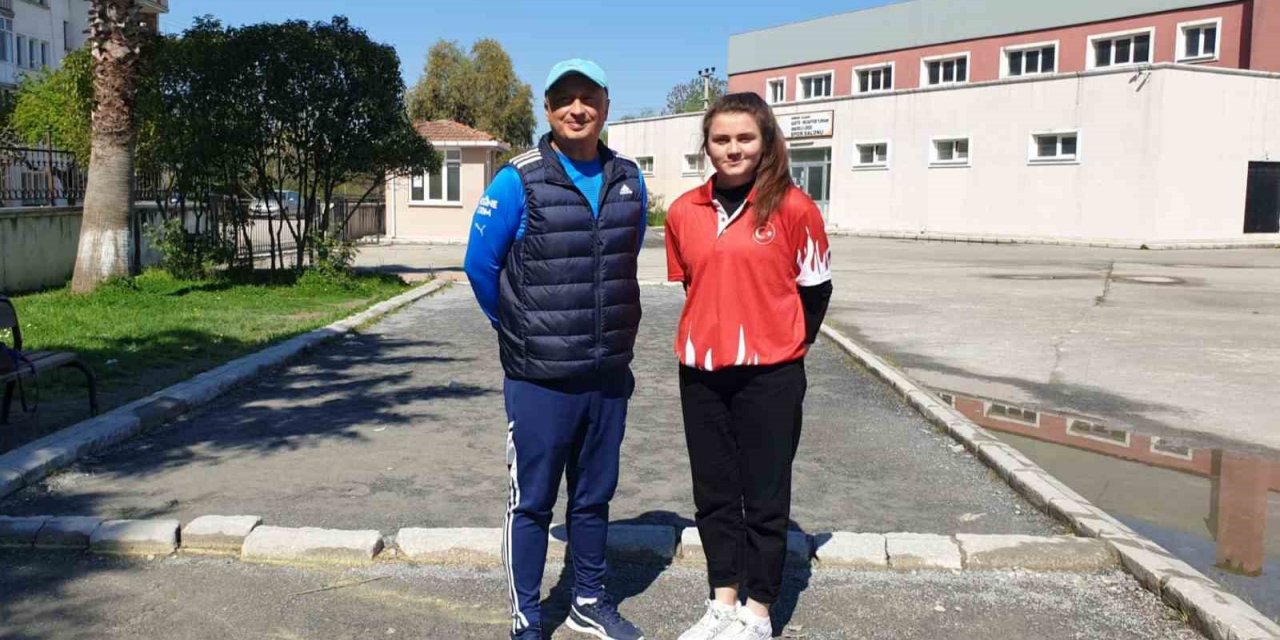 Alaçamlı sporcu Dünya Çim Topu Şampiyonası’nda Türkiye’yi temsil edecek