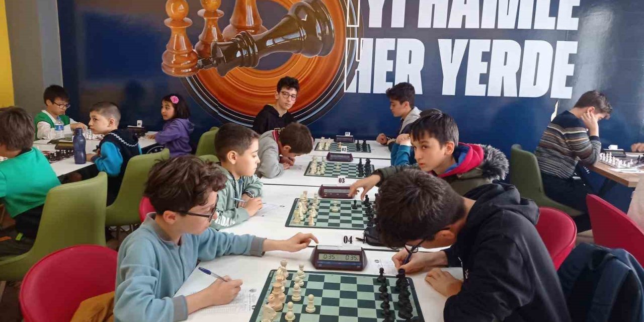 Muğla’da mavi yeşil satranç ligi ilçe turnuvaları düzenleniyor