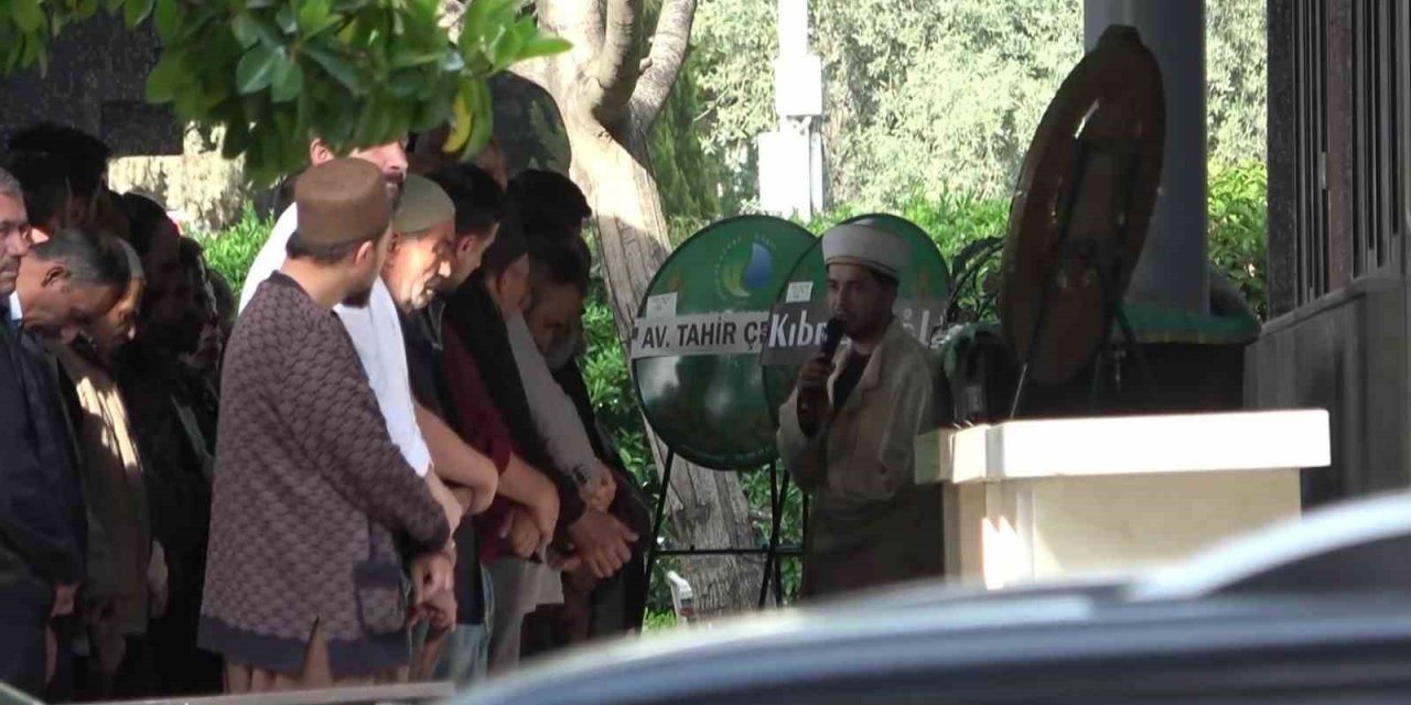 Çocuğunun gözü önünde öldürülen esnaf son yolcuğuna uğurlandı