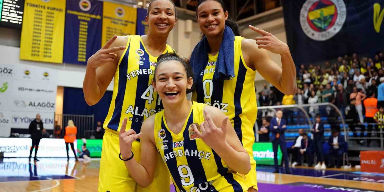 İdil Saçalır: “Taraftarımıza bizi hiç yalnız bırakmadıkları için teşekkür ederim”