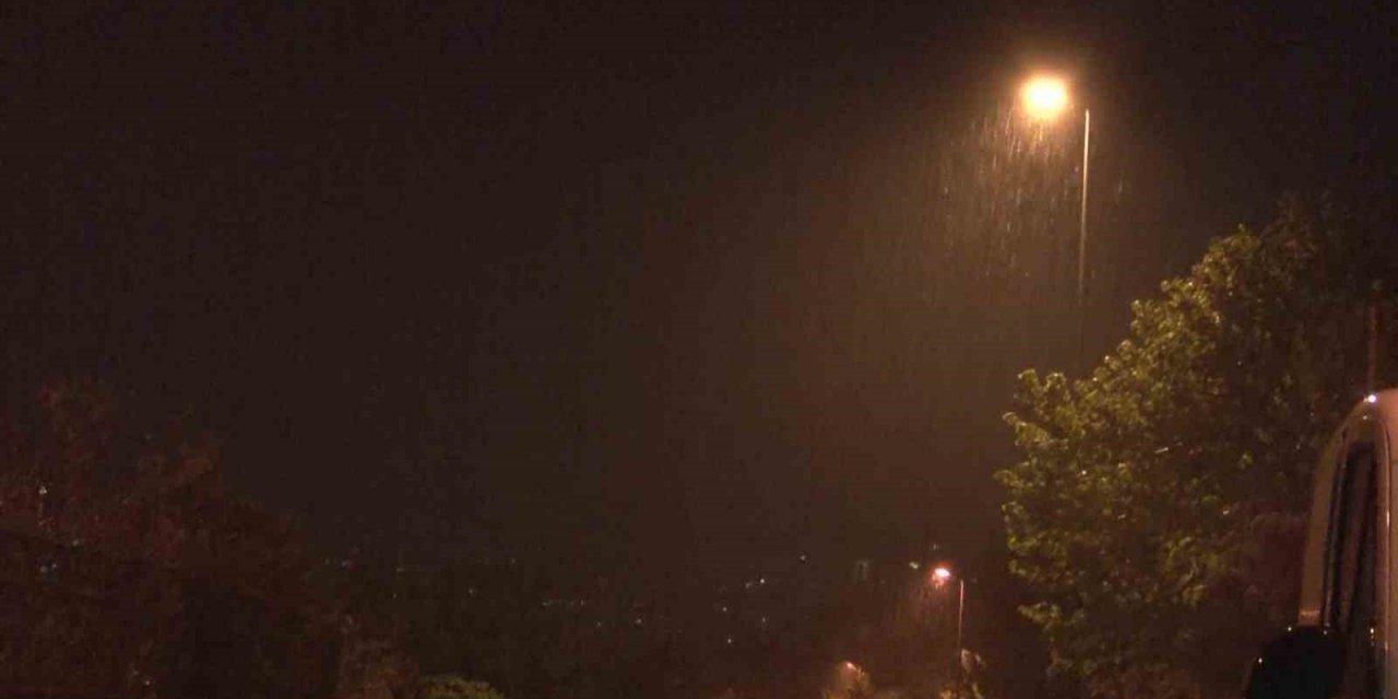 İstanbul Anadolu Yakası’nda sağanak yağış etkili oldu