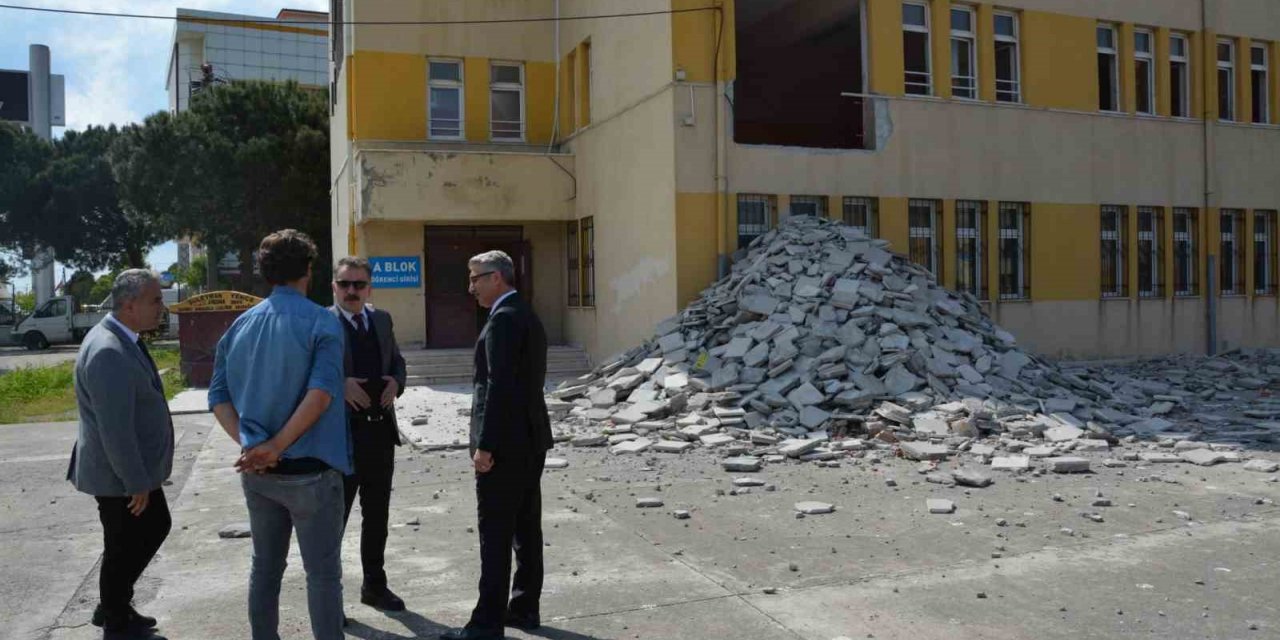 Edremit’te okullar güçlendiriliyor