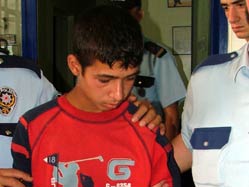 Hırsız ev sahibini bıçakladı