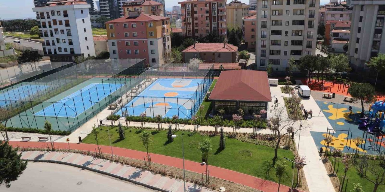 Kartal’da Karlıktepe Mahallesi spor parkı hizmete açıldı