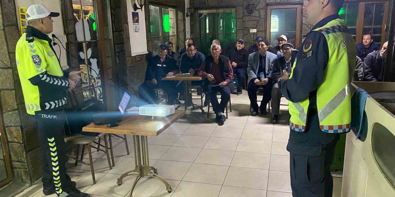 Jandarmadan vatandaşlara trafik eğitimi