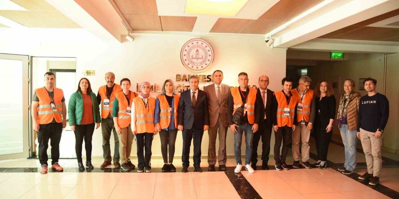 Balıkesir’den gönüllü öğretmenler Gaziantep’e uğurlandı