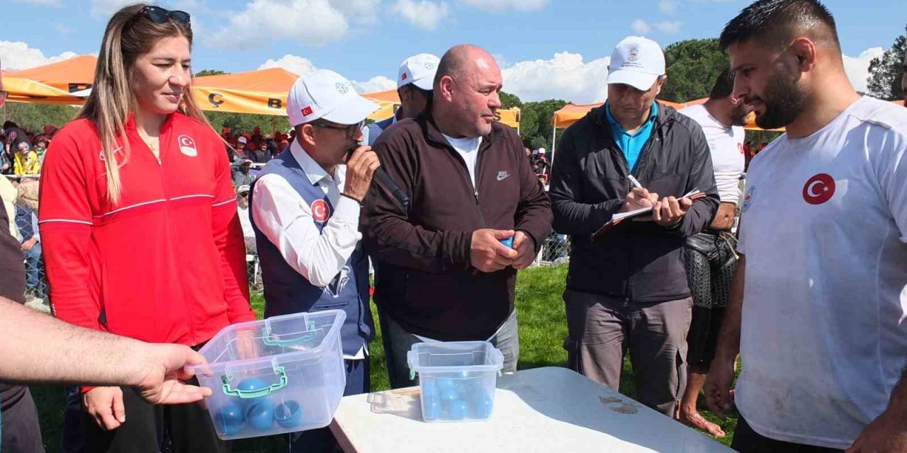 Balıkesir Gömeç Yağlı Güreşleri’ne 41 başpehlivan katıldı