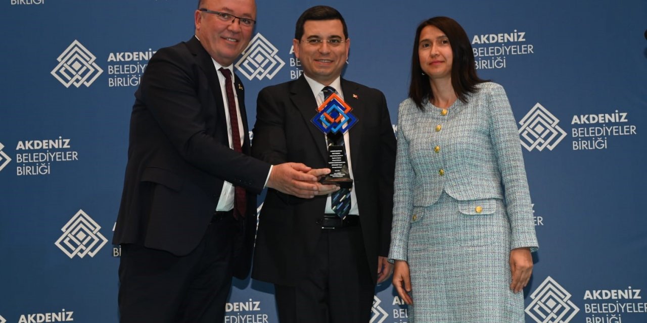 Manavgat Belediyesi’nin projelerine iki ödül birden