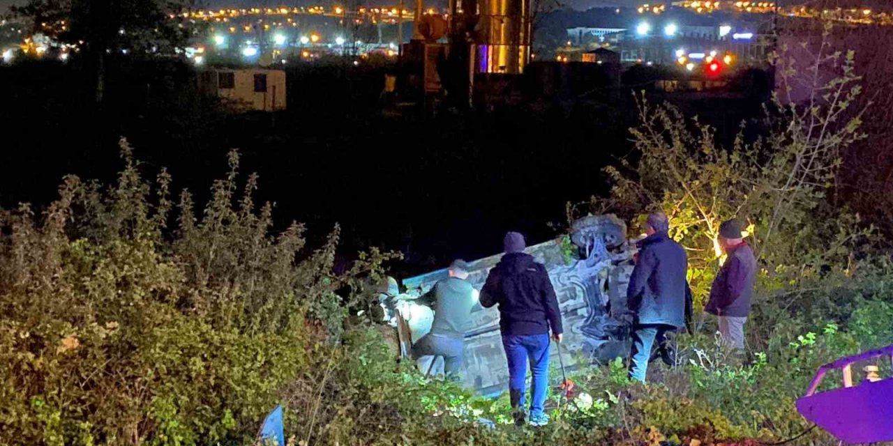 Hayvana çarpmamak için fren yaptı, su kanalına devrildi