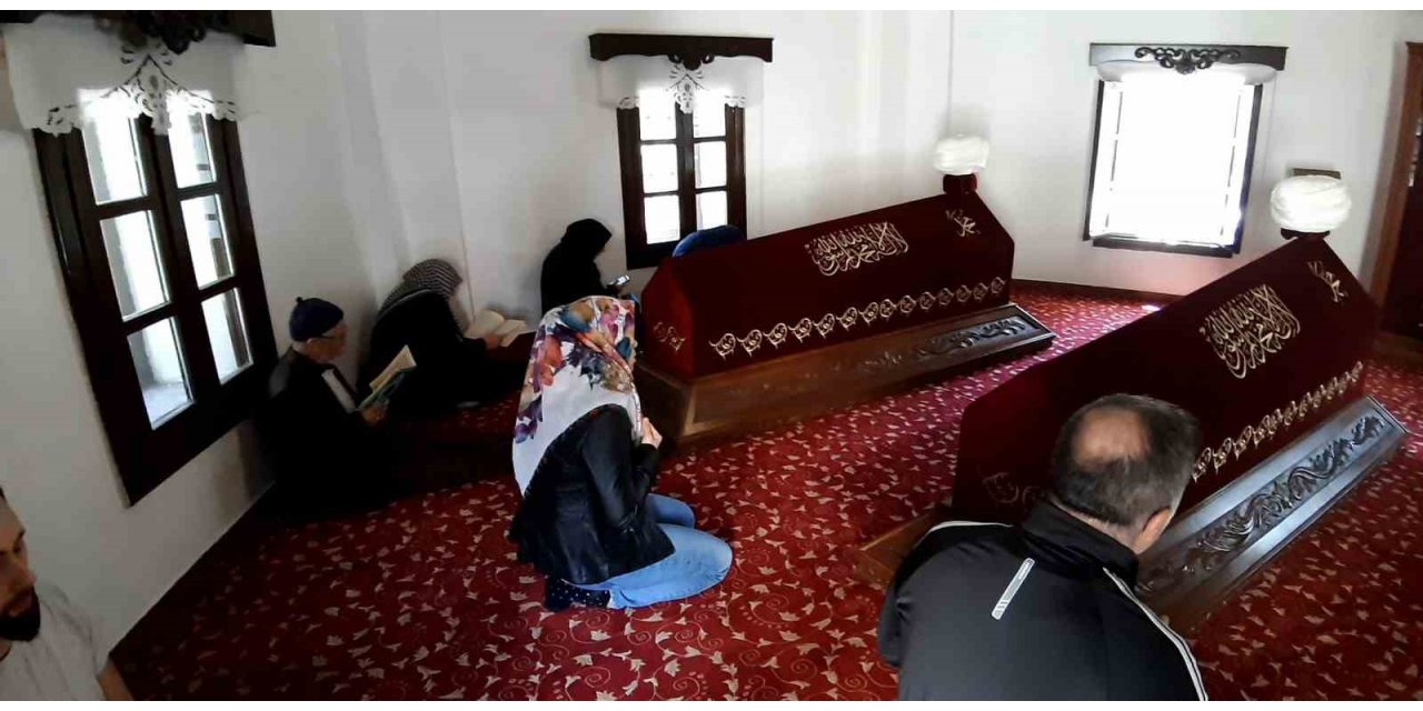 Akşemseddin Hazretleri Türbesine yoğun ilgi