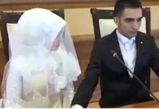 Heyecanlı damat kırdı geçirdi VİDEO