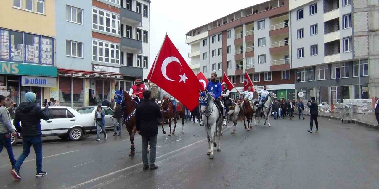 Kars’ta Özhaseki’yi atlı ciritçiler karşıladı