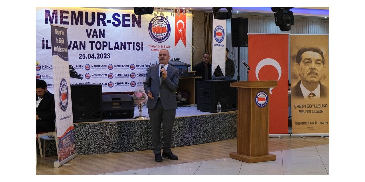 Burhan Kayatürk: “İnsanlar lider olarak Erdoğan’ı görüyor”