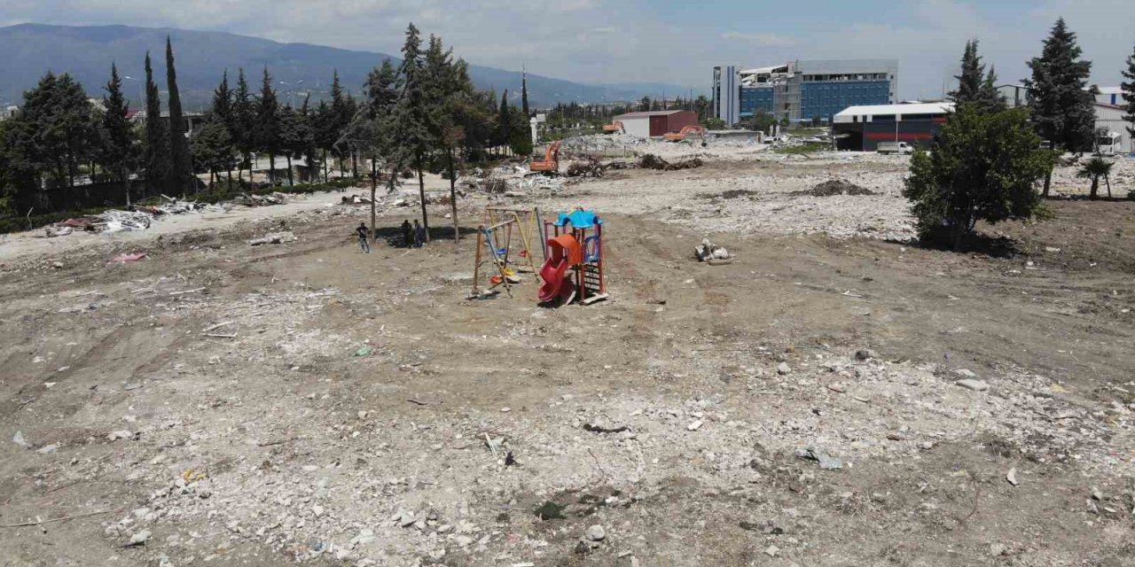 600 konutlardan geriye oyun parkı kaldı