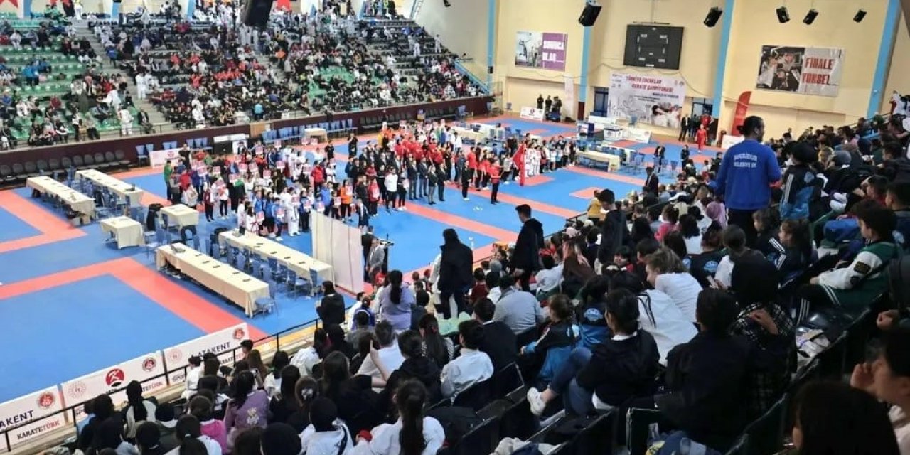 Türkiye Karate Şampiyonası Denizli’de başladı