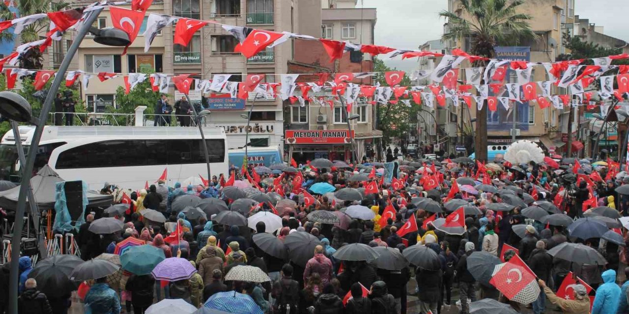 Ekrem İmamoğlu, Biga’da ‘Halk Buluşması’nda vatandaşlara seslendi