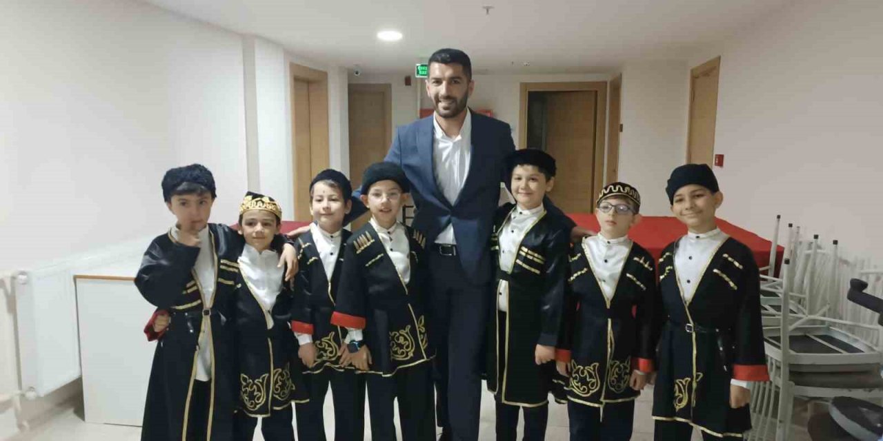 4’üncü geleneksel halk oyunları gösterisi sergilendi