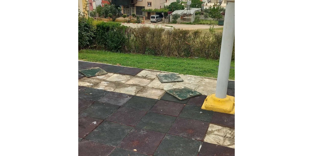 Adana Kozan’da şehidin ismini taşıyan parka zarar verdiler