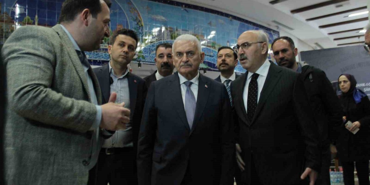 Binali Yıldırım’dan İktisat Kongresi binasına ziyaret: "İzmir’e yakıştı"