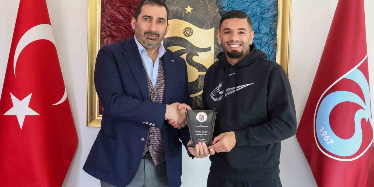 Trabzonspor’dan Bruno Peres’e teşekkür plaketi