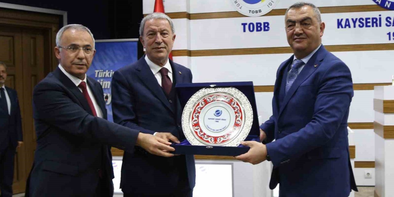 Bakan Akar: "Cumhurbaşkanımızın savunma sanayiine olan ısrarı bütün sistemi hareketlendirdi”