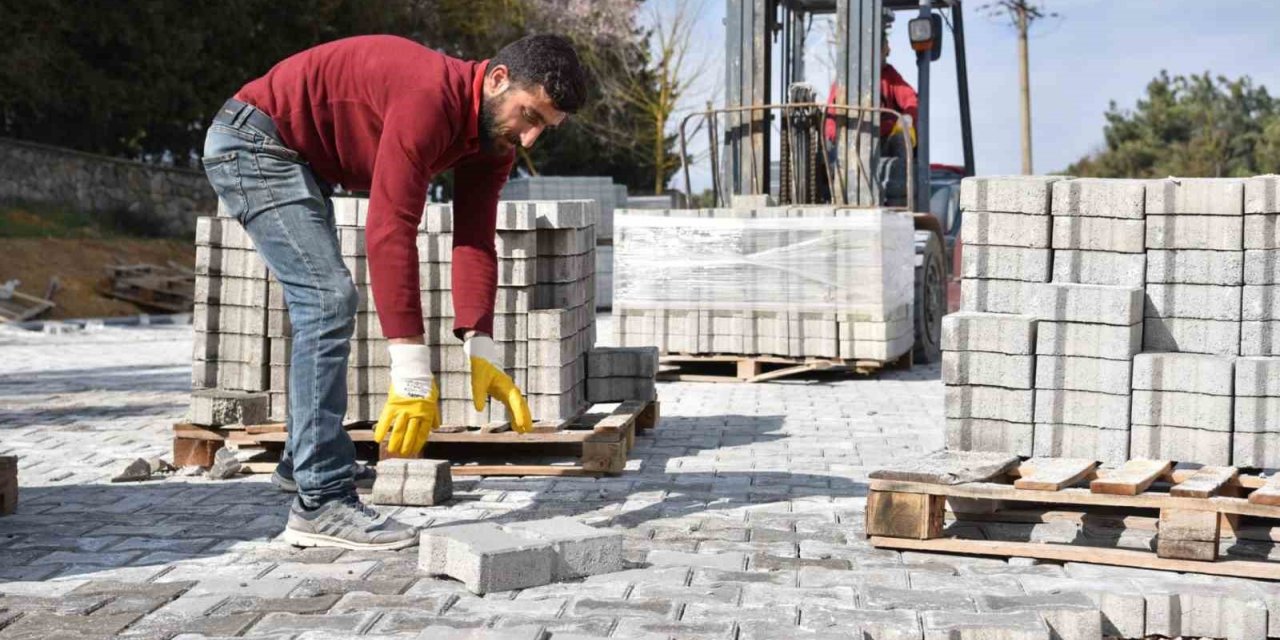 Karesi Belediyesi’nden 468 bin metrekare parke taşı