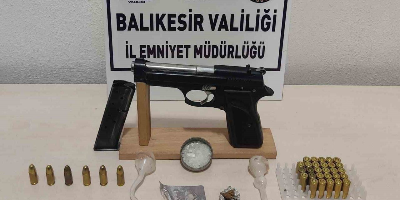 Balıkesir’de 22 aranan şahıstan 10’u tutuklandı