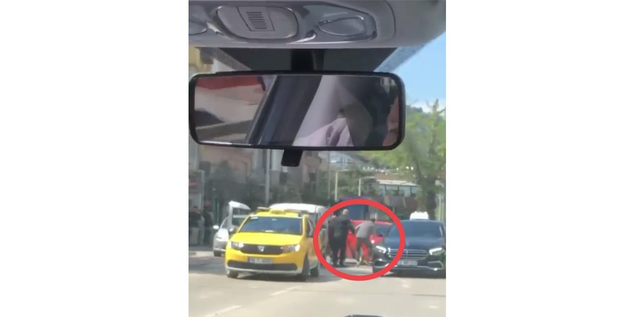 Bursa’da kavga ettiği sürücüyü az daha eziyordu, o anlar kameralarda