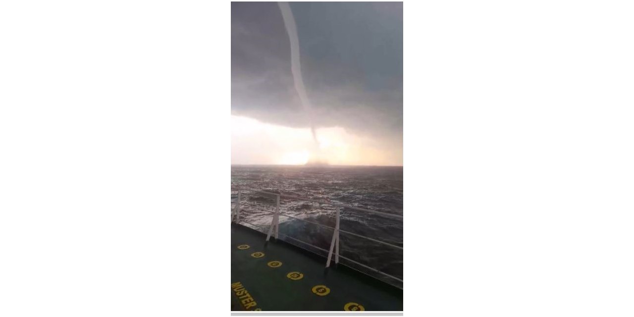 Antalya’da denizde oluşan dev hortum tanker gemisinden görüntülendi