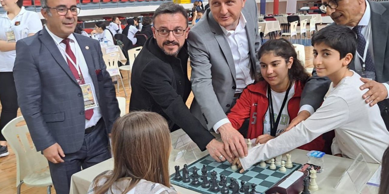 Karaman’da okul sporları satranç grup müsabakaları başladı