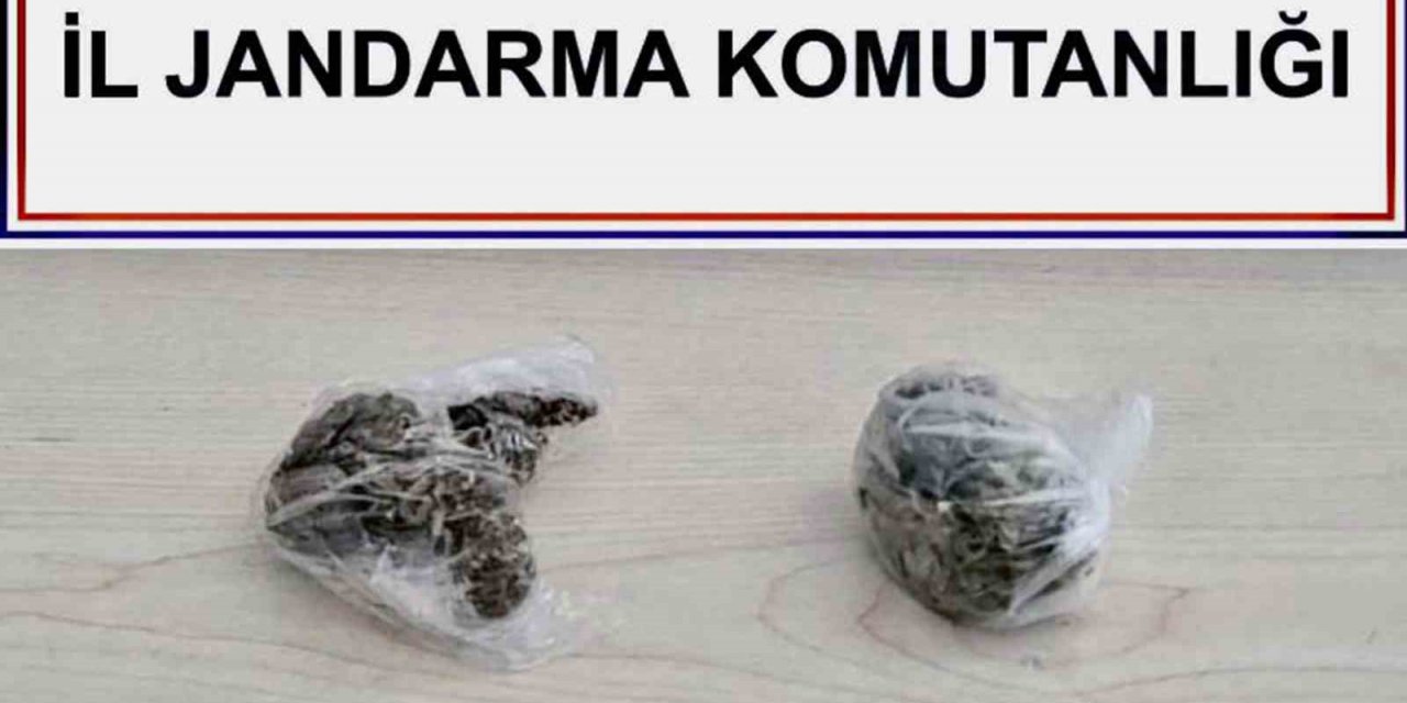 Otobüsteki yolcuda uyuşturucu ele geçirildi